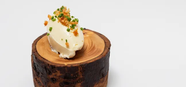 Butter with cracklings, an amuse-bouche from the meat menu.