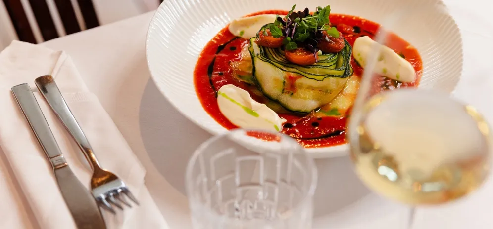 Ratatouille po notranjsko s pastinakovim pirejem v gostilni Pri Stani.