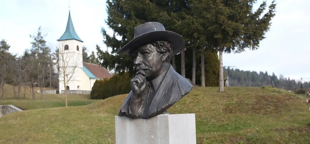 Bust monument to the painter Maksim Gaspari in his native village of Selšček.