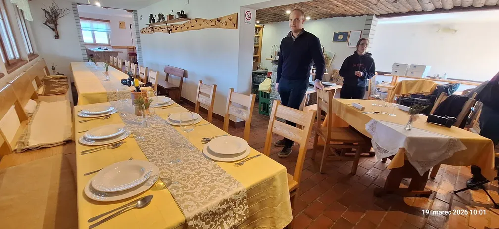 Preparing the setting and coordinating with mentor Matic Kriter during individual mentoring within the LAS Notranjska – NP Academy project.