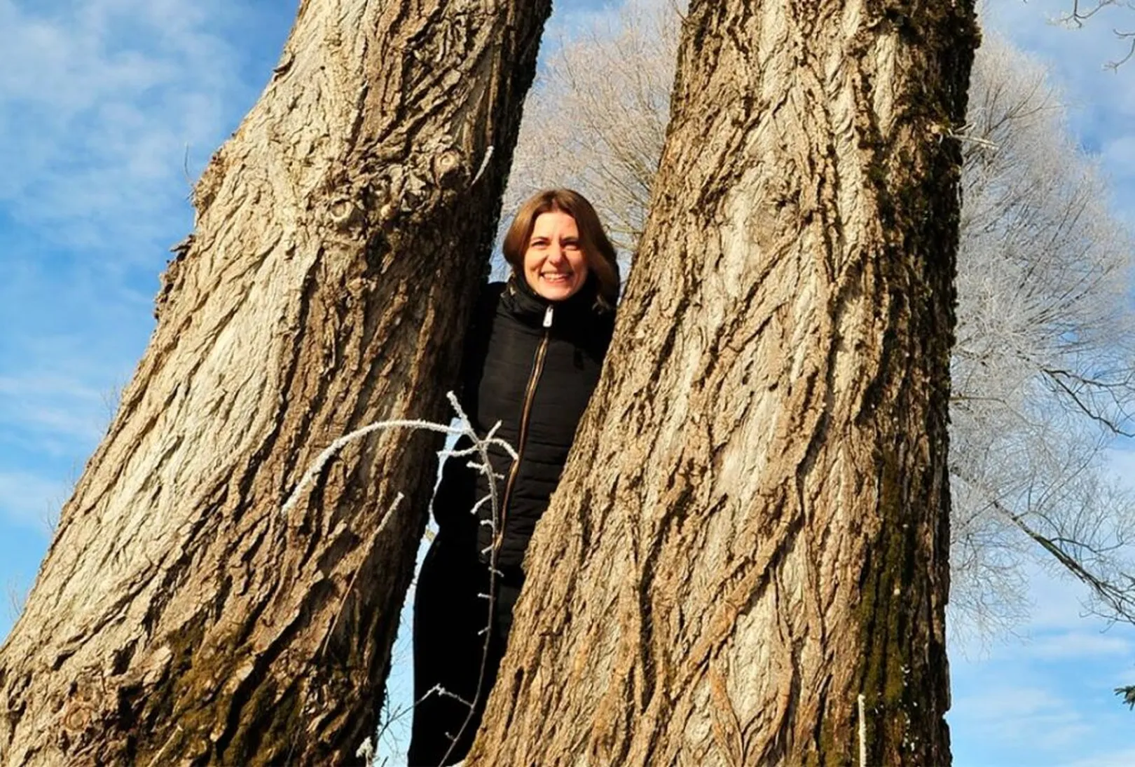 Irena Likar ob Cerkniškem jezeru. Foto: Jošt Stergaršek